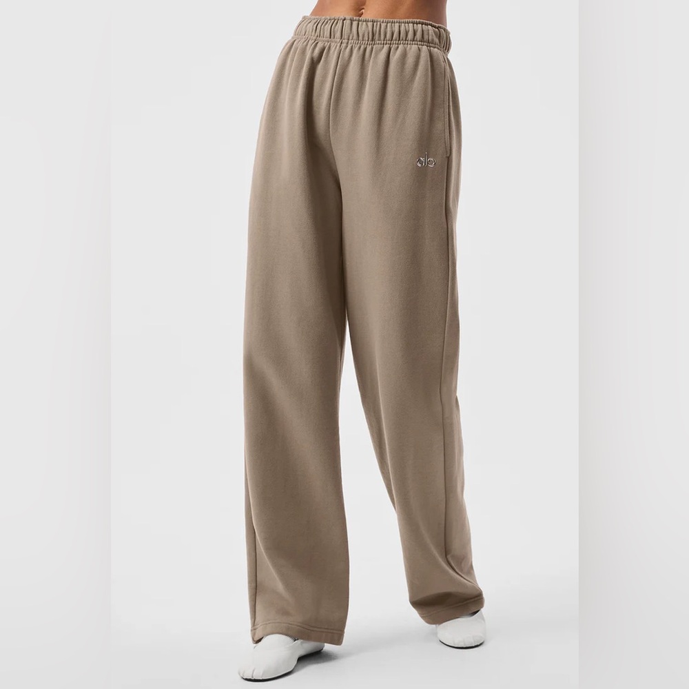 ~Accolade Straight Leg Sweatpants! Size S ~